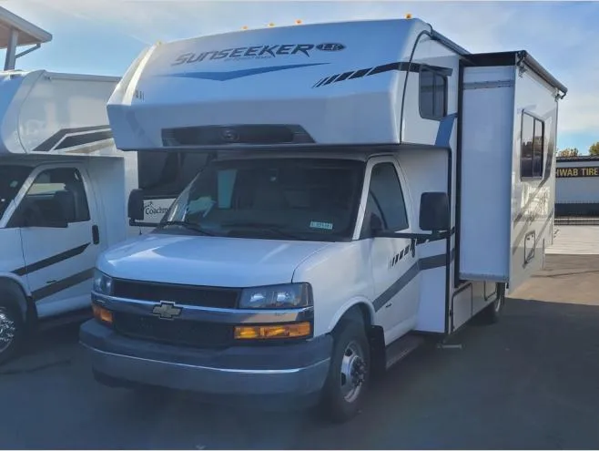 2024 Forest River Sunseeker LE 2150SLE CHEVY - Photo 4