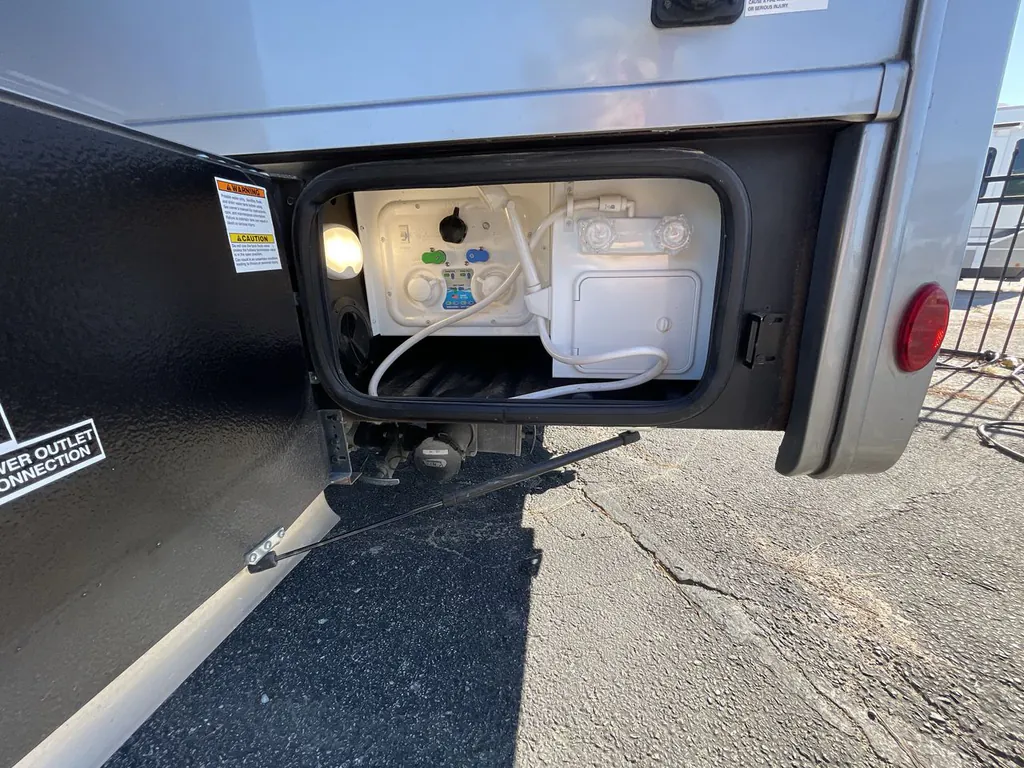 2022 Thor Motor Coach Tiburon 24FB, Photos photo 31