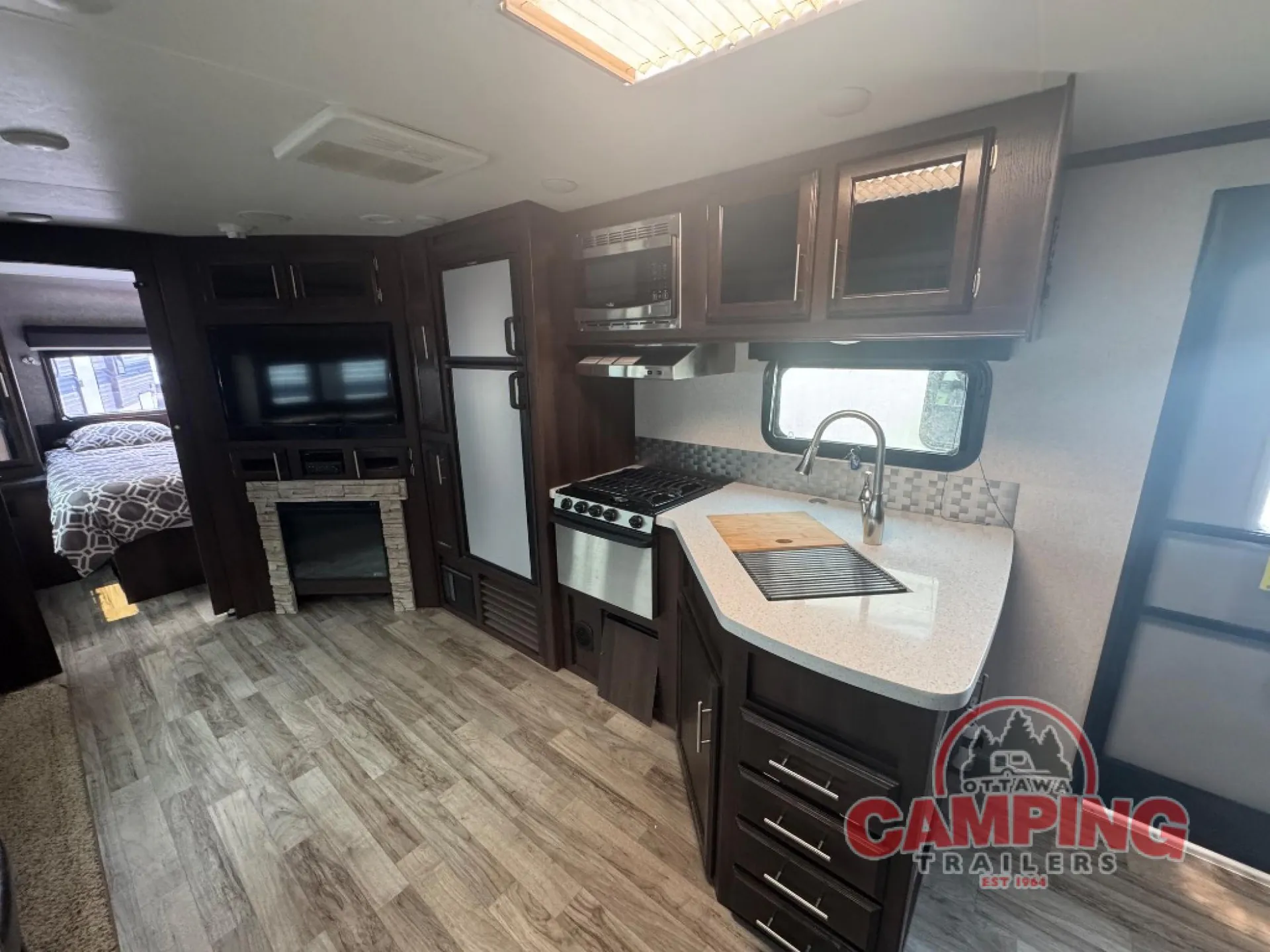 2019 Forest River Sabre 37FLH - Photo 4