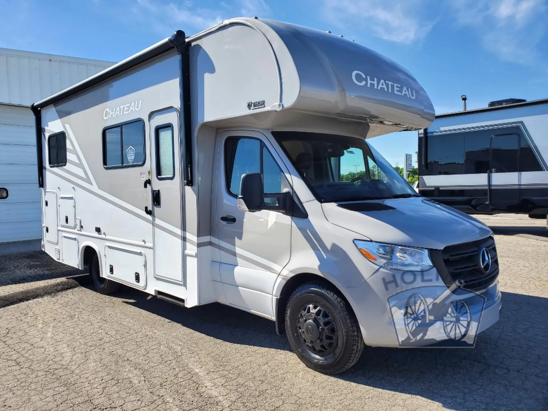 2027 Thor Motor Coach Chateau 24LV - Photo 2