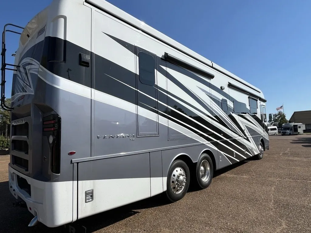 2023 Newmar Ventana 4068 - Photo 4