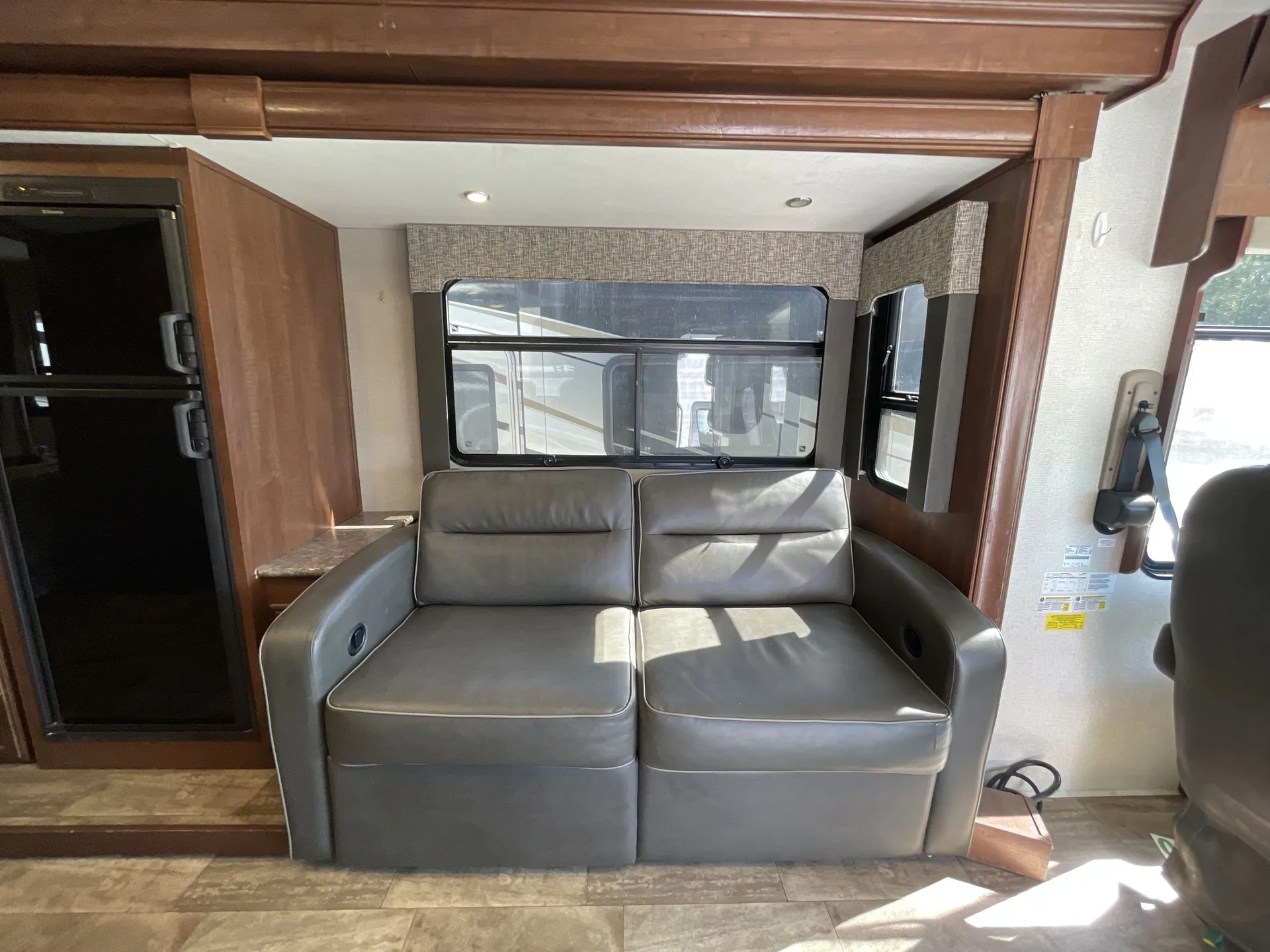 2017 Forest River Georgetown 270S — living area main