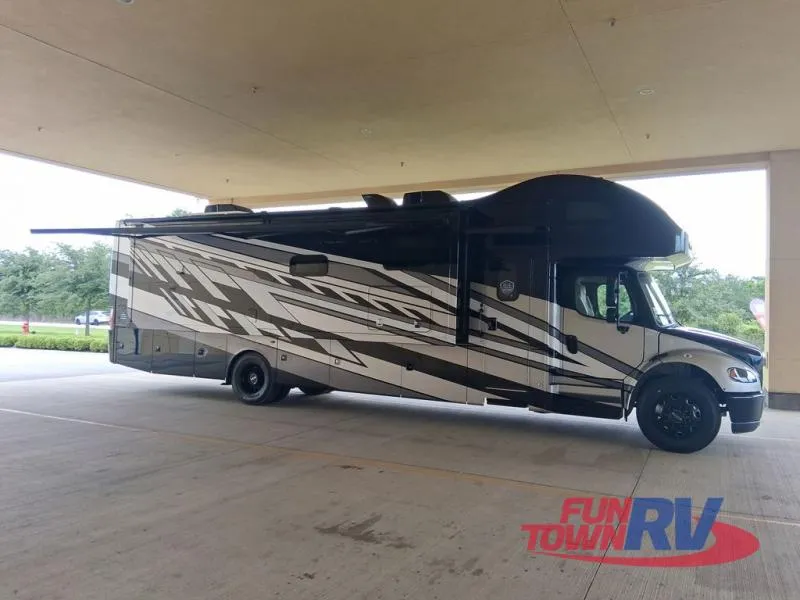 2026 Thor Motor Coach Inception 38DX - Photo 3
