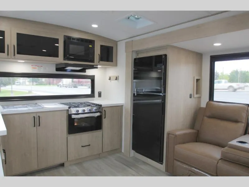 2026 Grand Design Imagine 2700BS - Photo 4