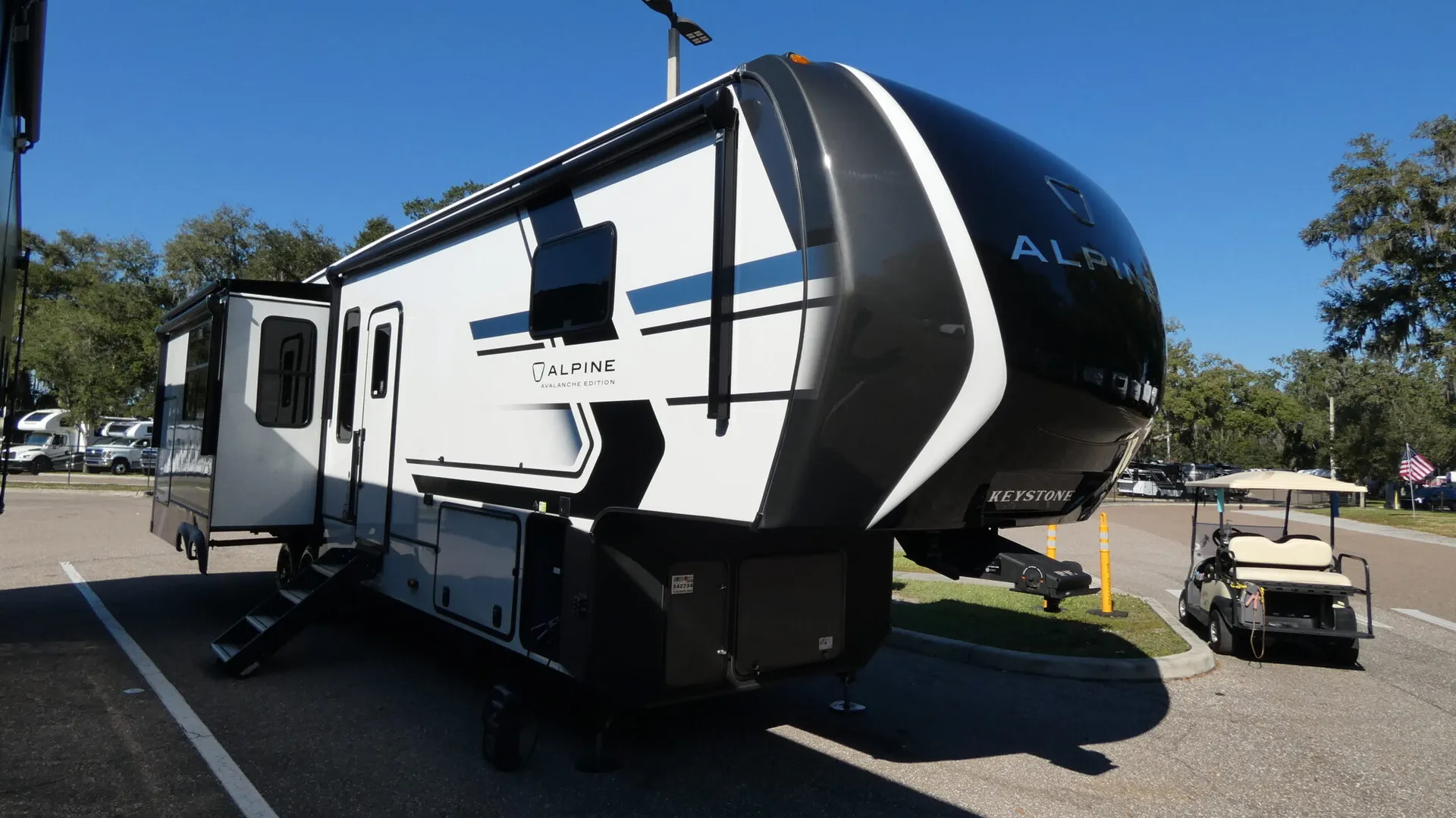 2026 Keystone Alpine Avalanche Edition 338GK - Photo 2
