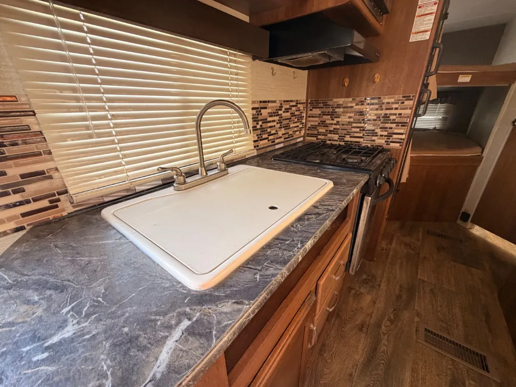 2016 Keystone Springdale 220BHWE, Photos photo 18