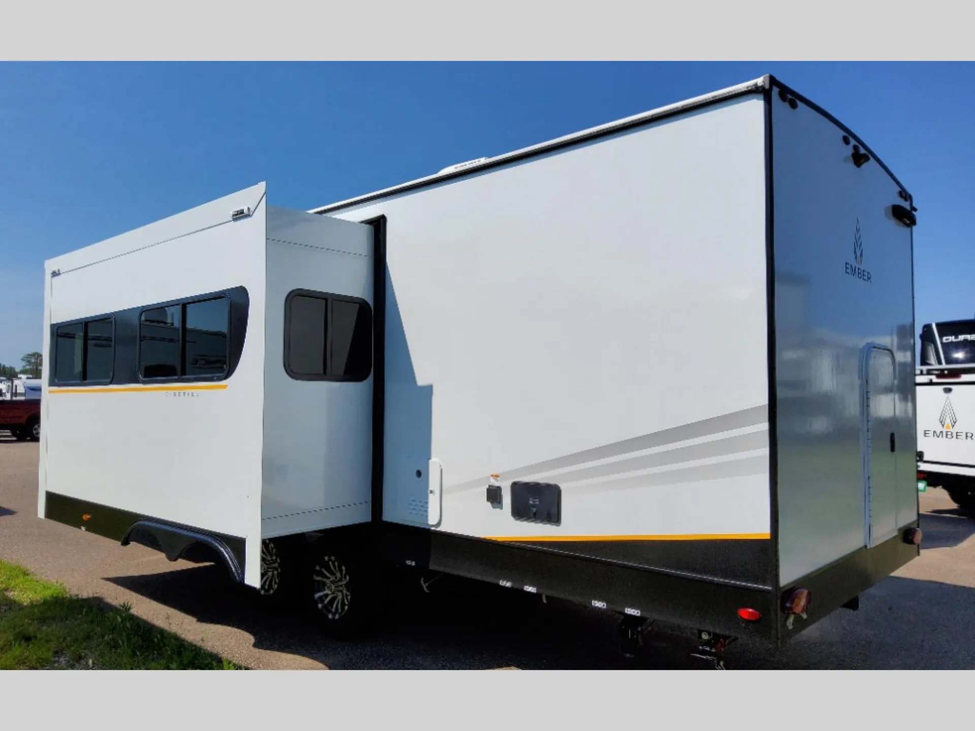 2026 Ember RV E-Series 26ETS - Photo 4