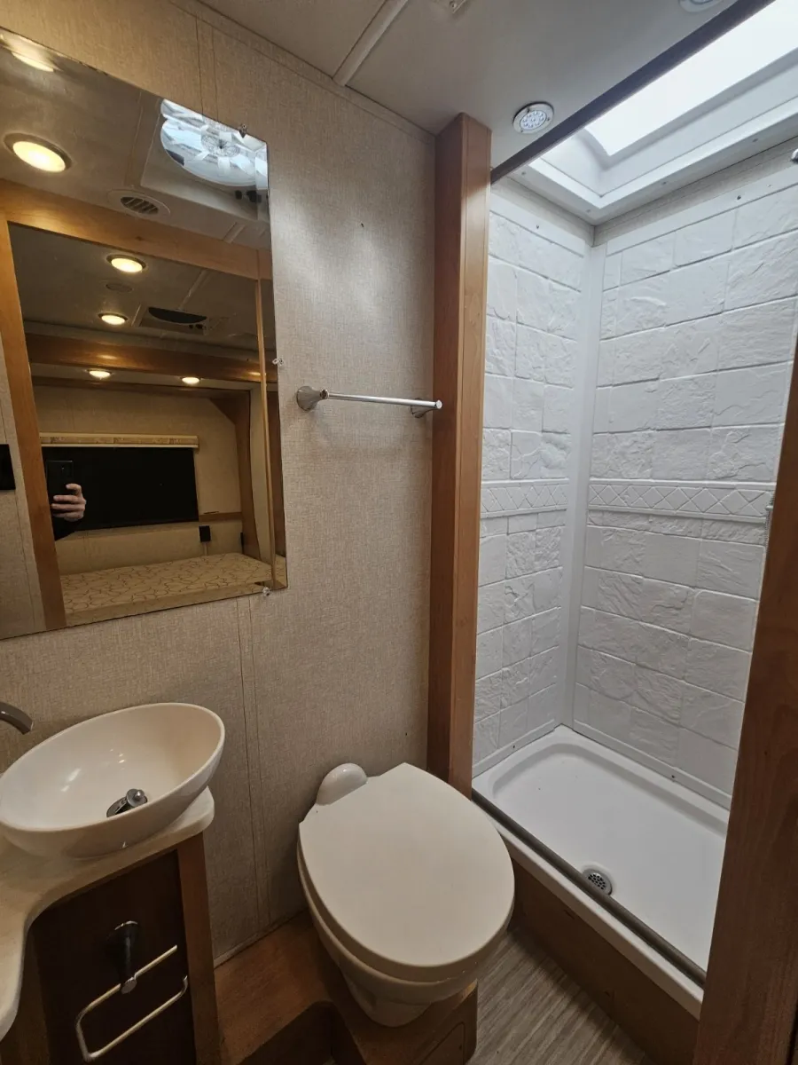 2018 Tiffin Wayfarer 24 FW, Photos photo 22