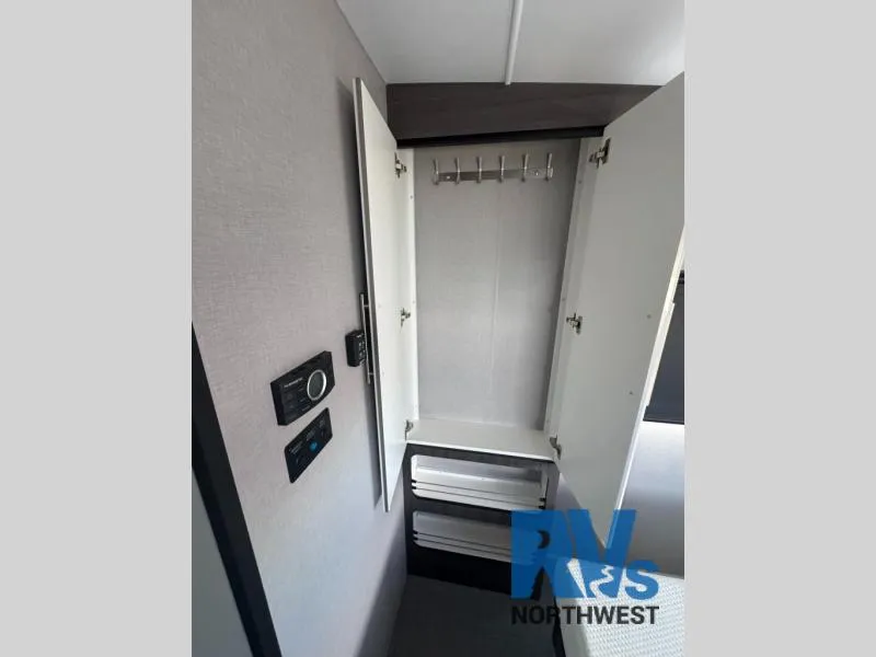 2022 inTech RV Terra Used    Oasis - Photo 4