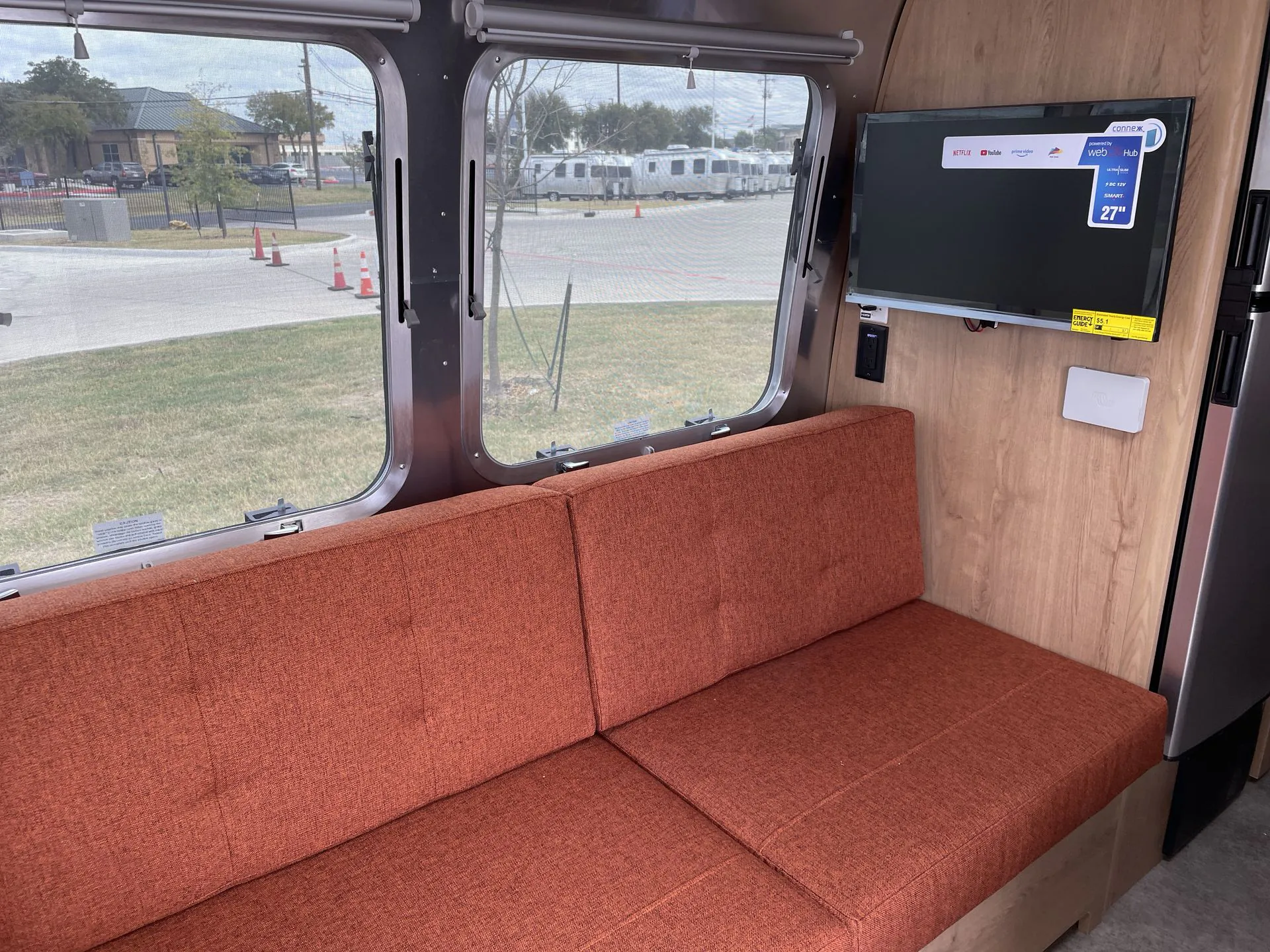 2025 Airstream Trade Wind 25FB - Photo 4