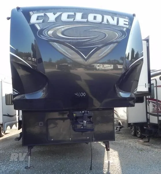 2015 Heartland Cyclone 4100 - Photo 2