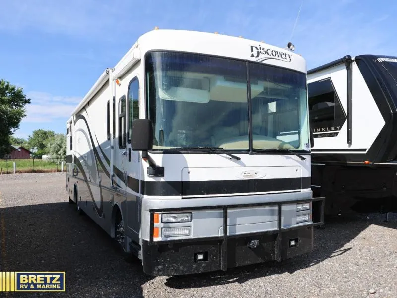 2002 Fleetwood RV Discovery 37T - Main photo