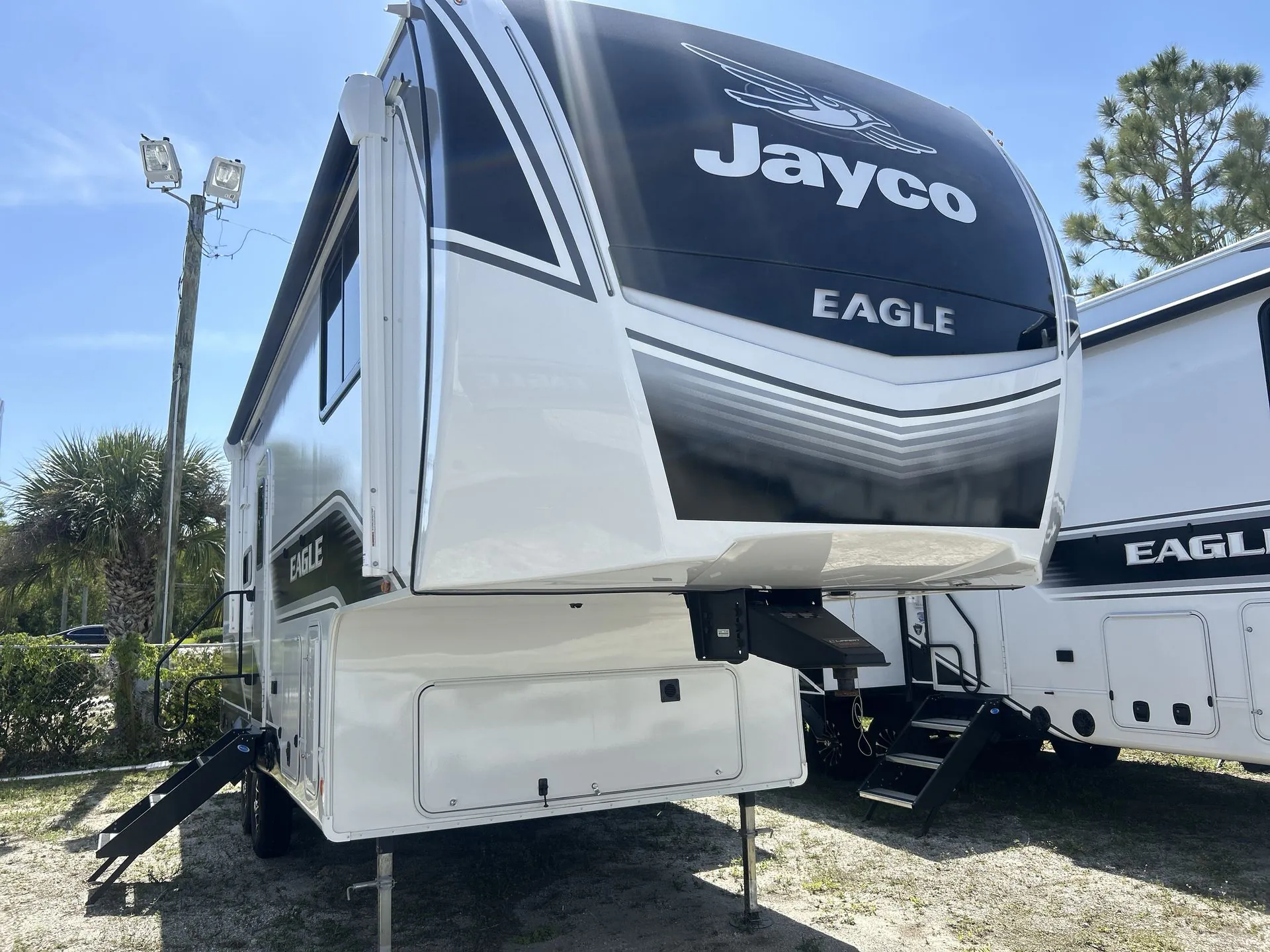 2025 Jayco Eagle HT 26REC - Photo 2