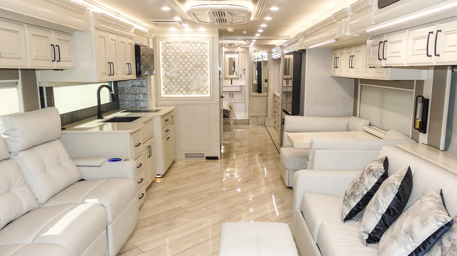 2026 American Coach American Dream 45A - Photo 3