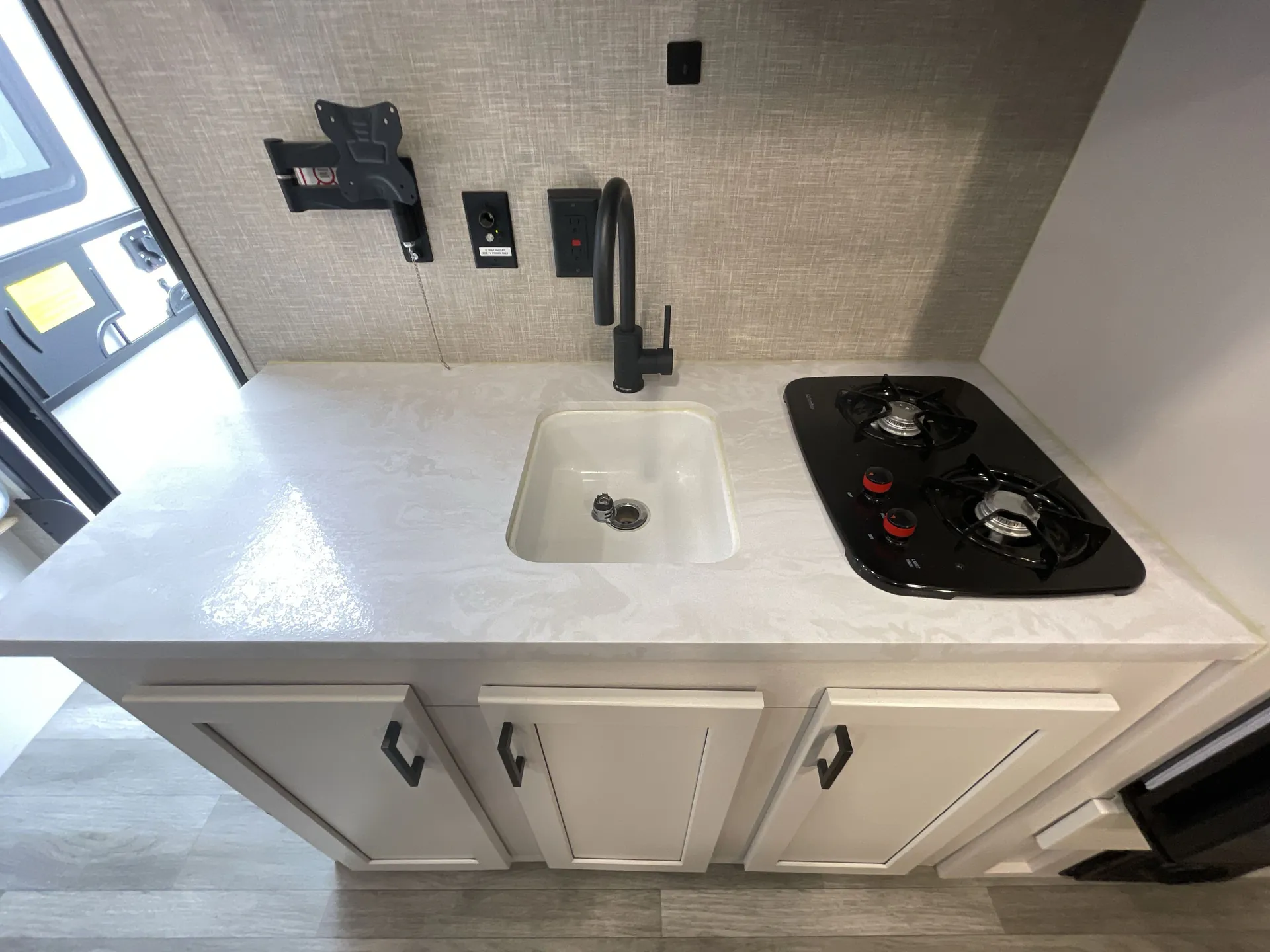 2024 Jayco Jay Flight SLX 184BSW — living area main