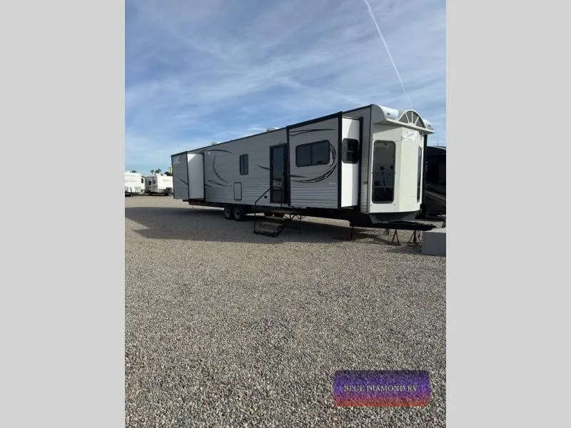 2020 HL Enterprise Bridgeview Used    Park Model RV Trailer - Photo 3