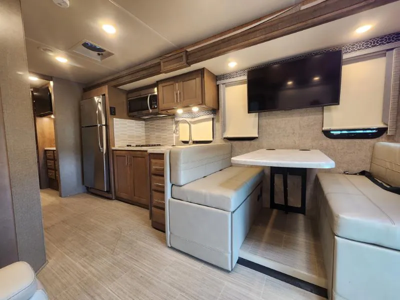 2022 Thor Motor Coach Magnitude Super C XG32, Photos photo 6