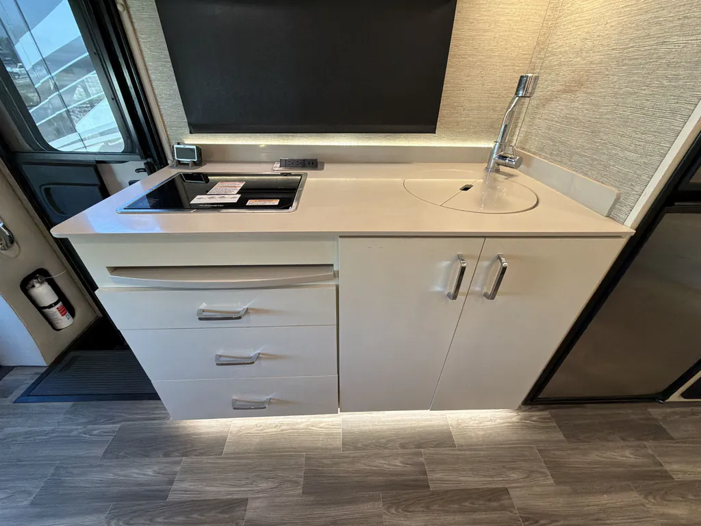 2020 Tiffin Wayfarer 25 RW, Photos photo 13