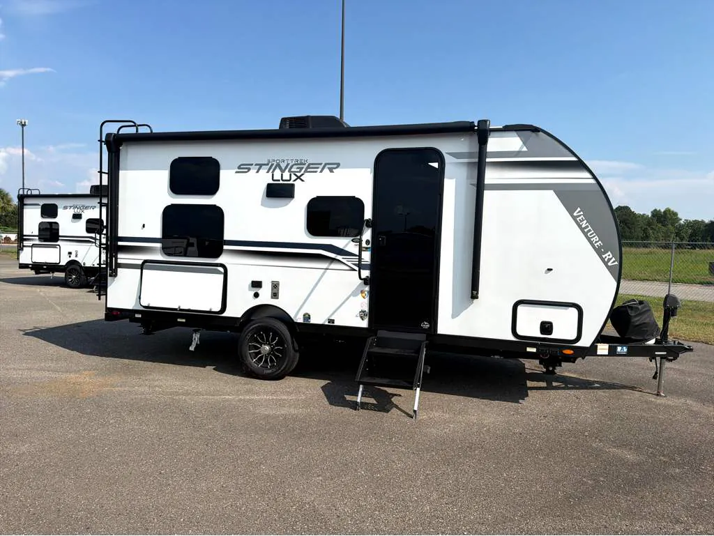 2026 Venture RV SportTrek Stinger STS161VUD - Photo 3