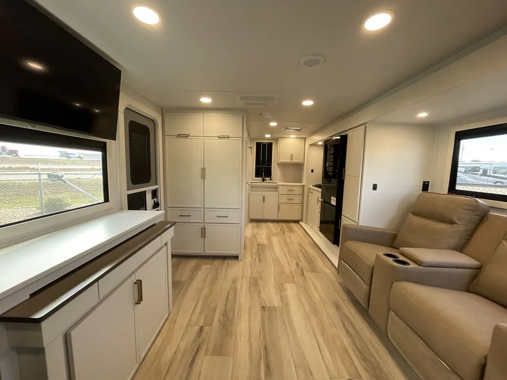 2026 Brinkley Model Ix 23X, Photos photo 8