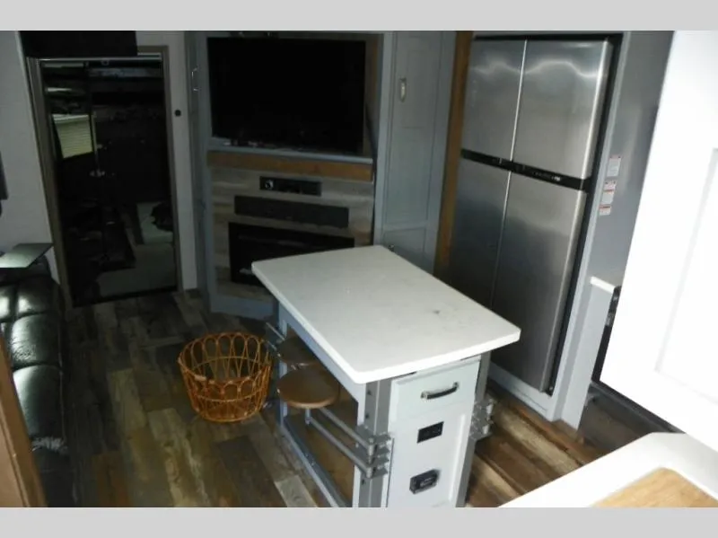 2020 Keystone Fuzion 373 - Photo 3
