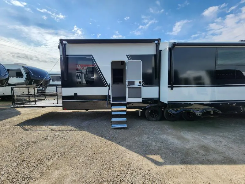 2026 Brinkley Model G 3970, Photos photo 6