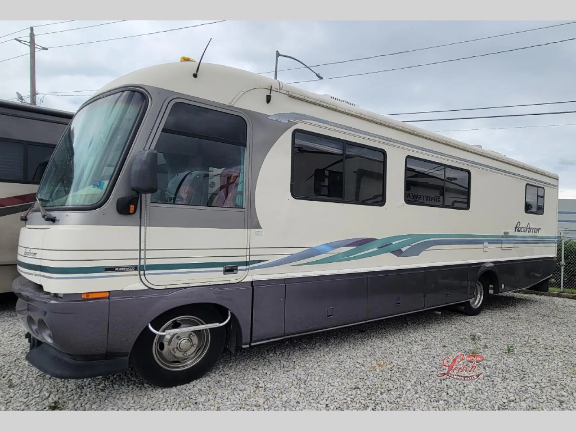1995 Fleetwood Pace Arrow 33D - Photo 3