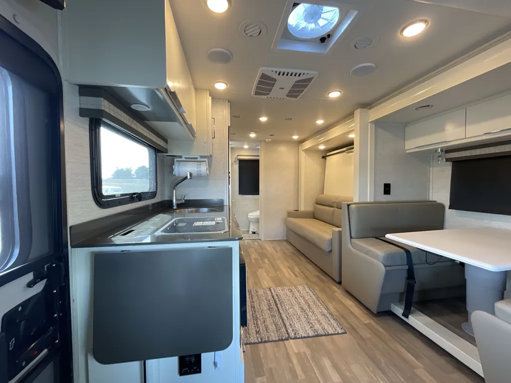 2020 Tiffin Wayfarer 25 RW, Photos photo 3