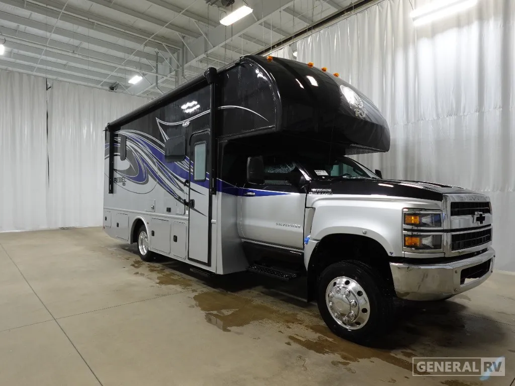 2025 Nexus Rebel 28R - Photo 2