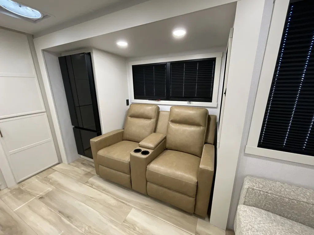 2025 Brinkley MODEL I 275, Photos photo 37