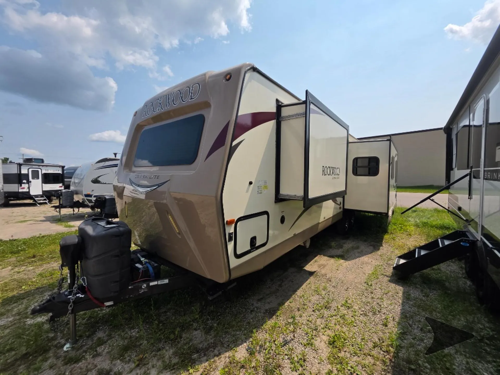 2017 Forest River Rockwood Signature Ultra Lite 8280WS - Photo 3