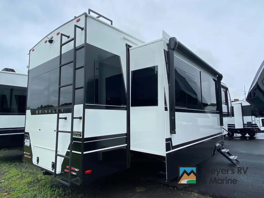 2026 Brinkley Model Z 3600, Photos photo 4