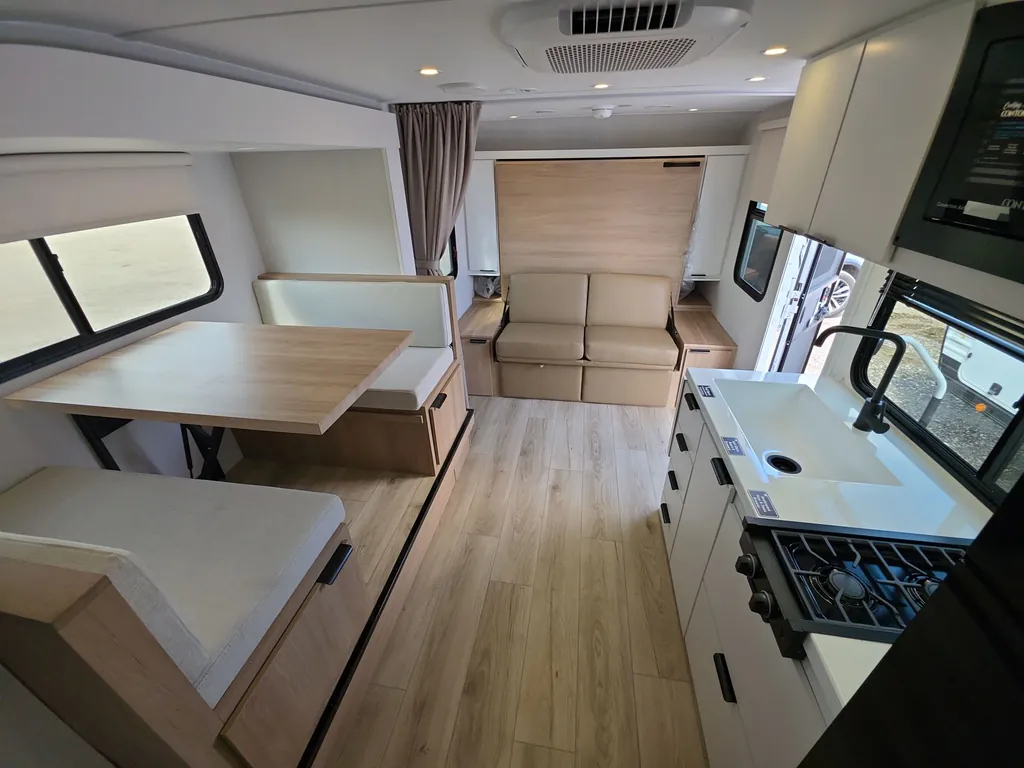 2027 Winnebago Micro Minnie 2108DS, Photos photo 15
