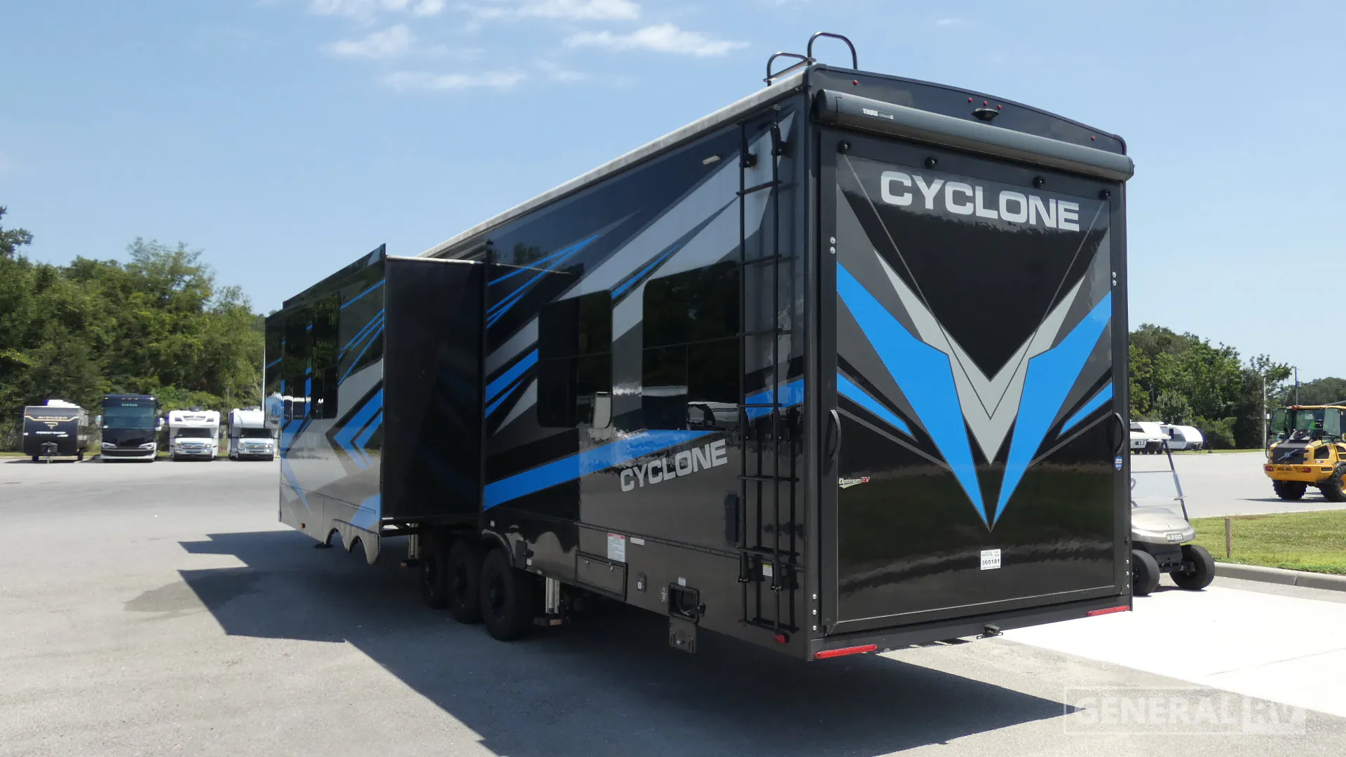 2025 Heartland Cyclone 4008 - Photo 4