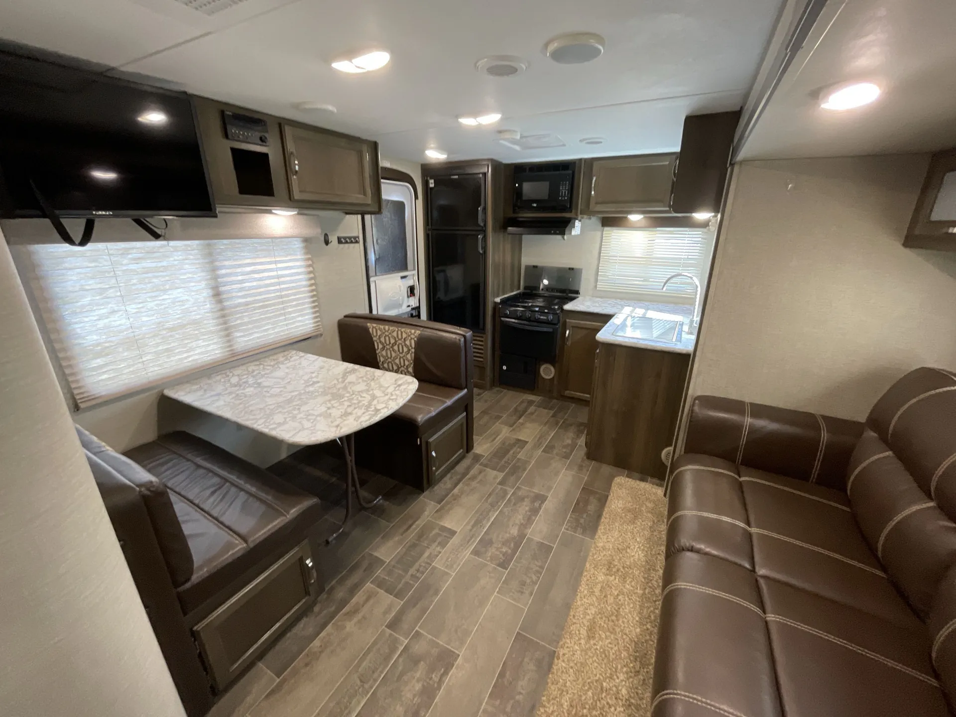 2019 Keystone Bullet 248RKS — living area main