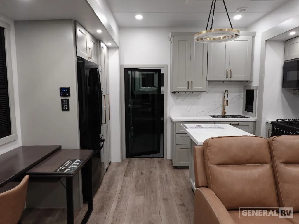 2026 Brinkley Model G 3950 - Photo 3