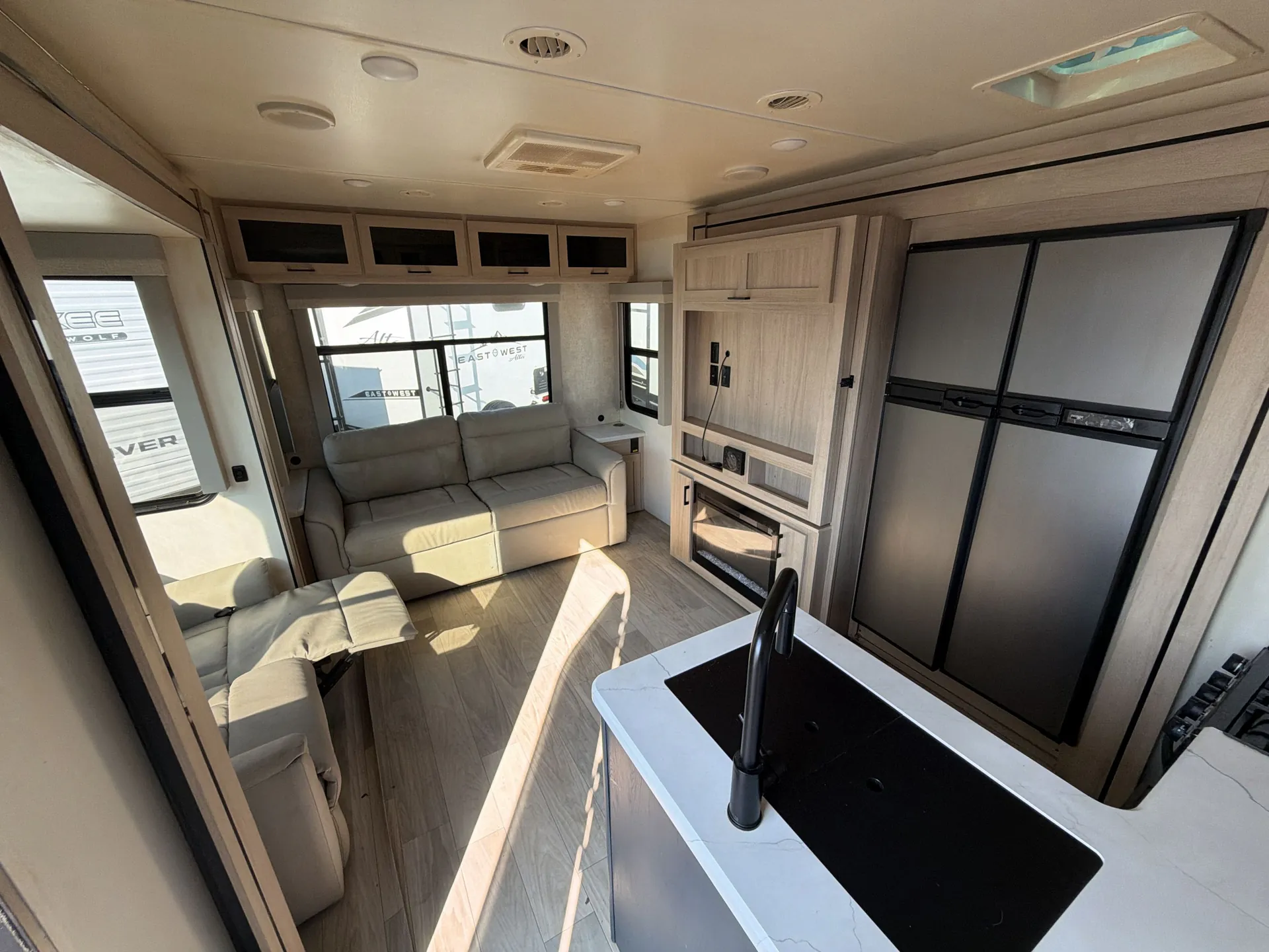2024 Winnebago Voyage 2730RL — living area main