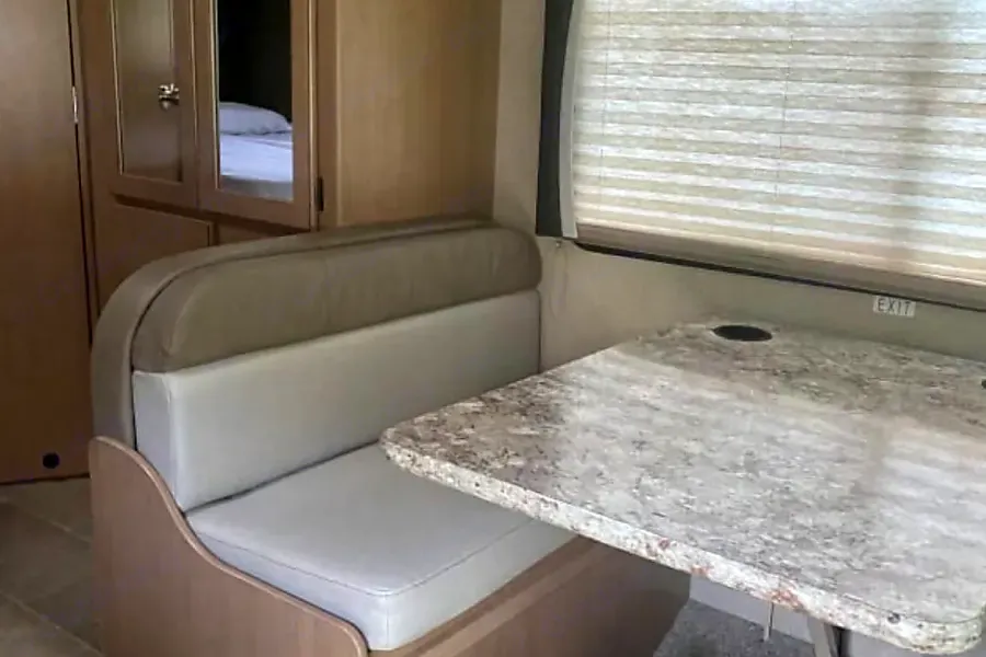 2019 Thor Motor Coach Chateau 22E, Photos photo 3