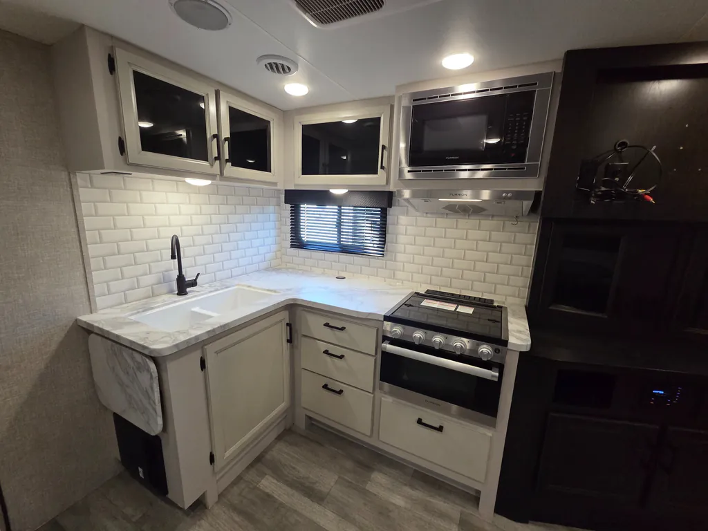 2023 Jayco Jay Feather 26RL, Photos photo 3