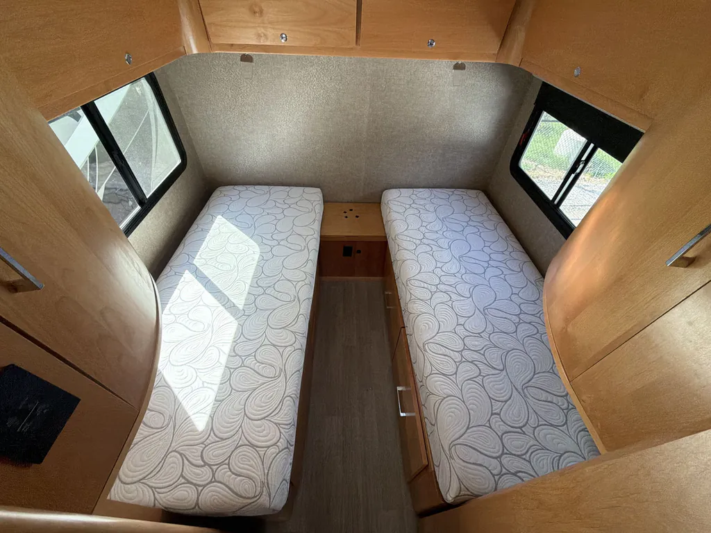 2017 Tiffin Wayfarer 24 QW, Photos photo 4