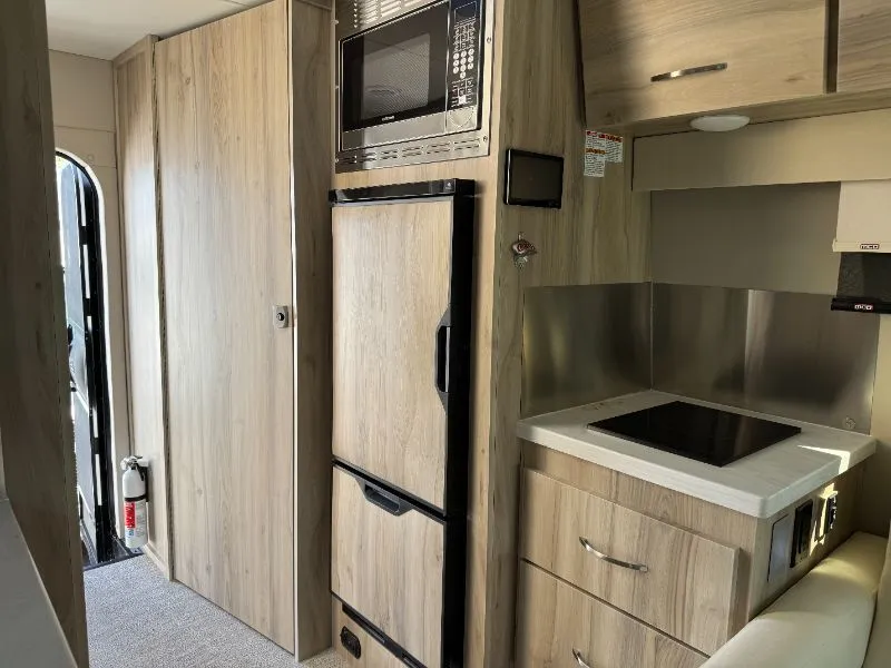2025 Chinook RV Summit SS, Photos photo 9