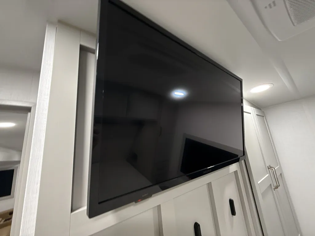 2025 Brinkley Model Z AIR 295, Photos photo 28