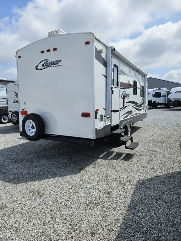 2013 Keystone RV Cougar 21RBS - Photo 2