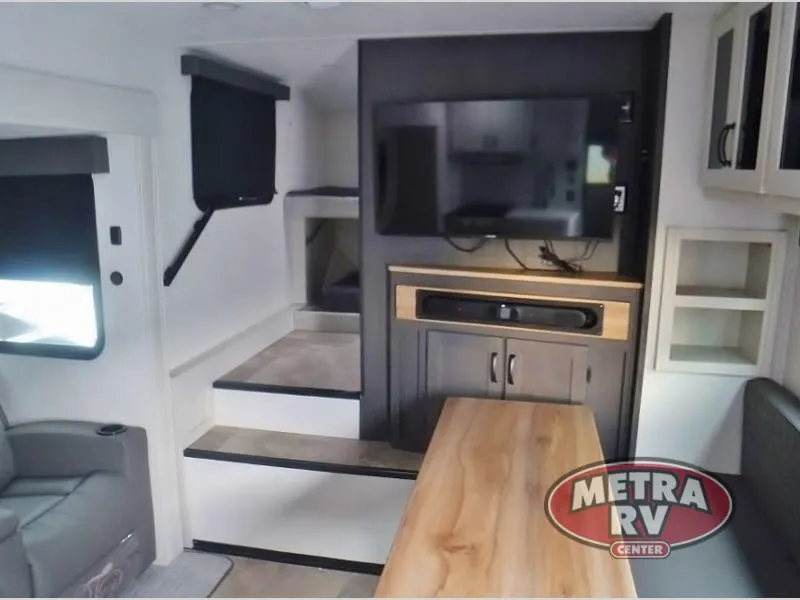 2026 Coachmen Chaparral Lite 218SE - Photo 4