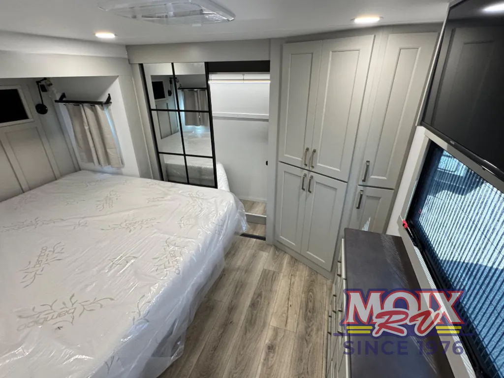 2026 Brinkley Model G 3520, Photos photo 67