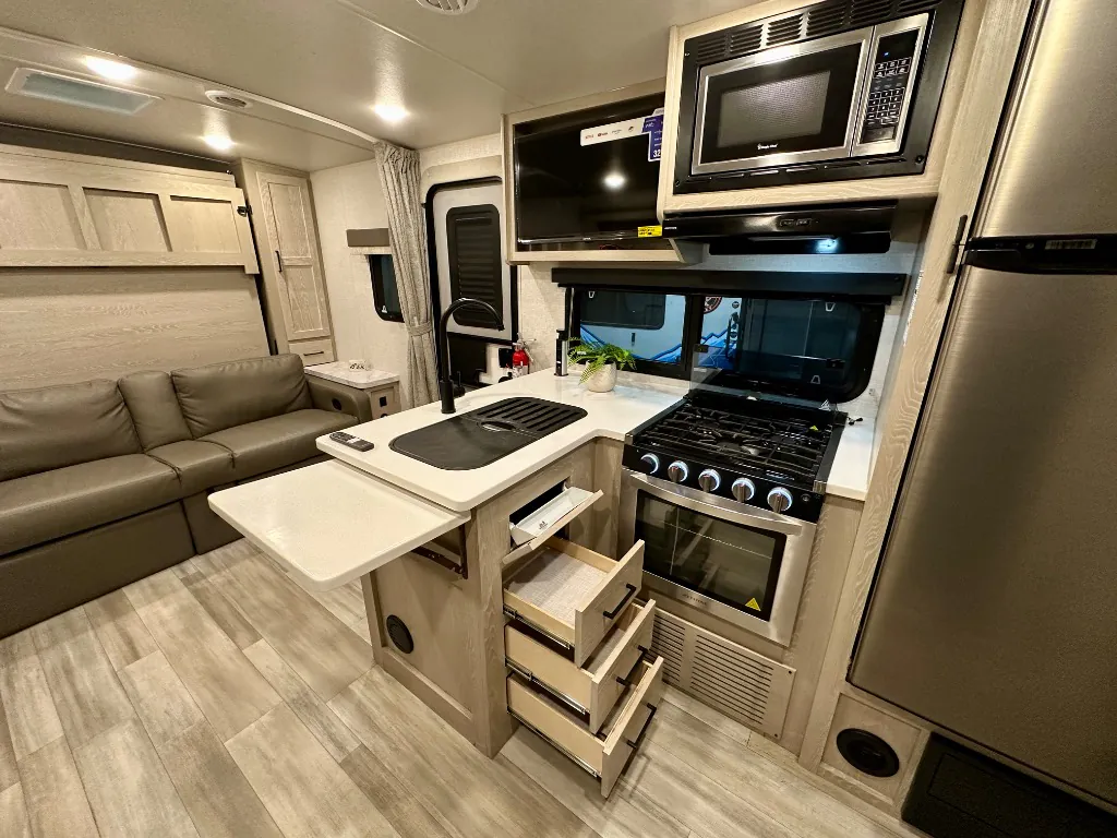 2023 Forest River Flagstaff Micro Lite 25BRDS, Photos photo 21