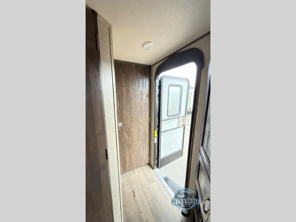 2018 Forest River Vibe Extreme Lite 224RLS, Photos photo 21