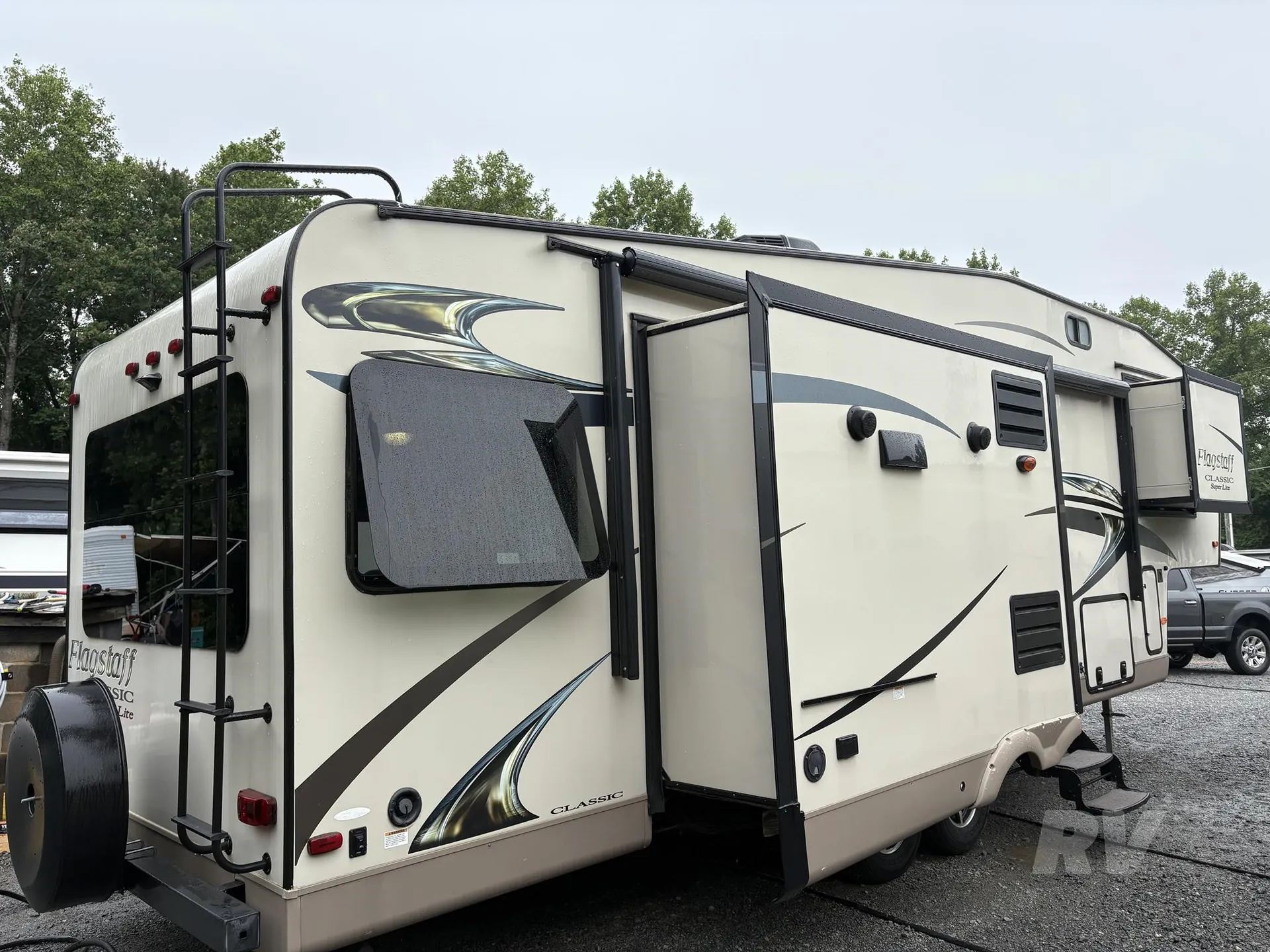 2016 Forest River Flagstaff Classic Super Lite 8528RLIKWS - Photo 3