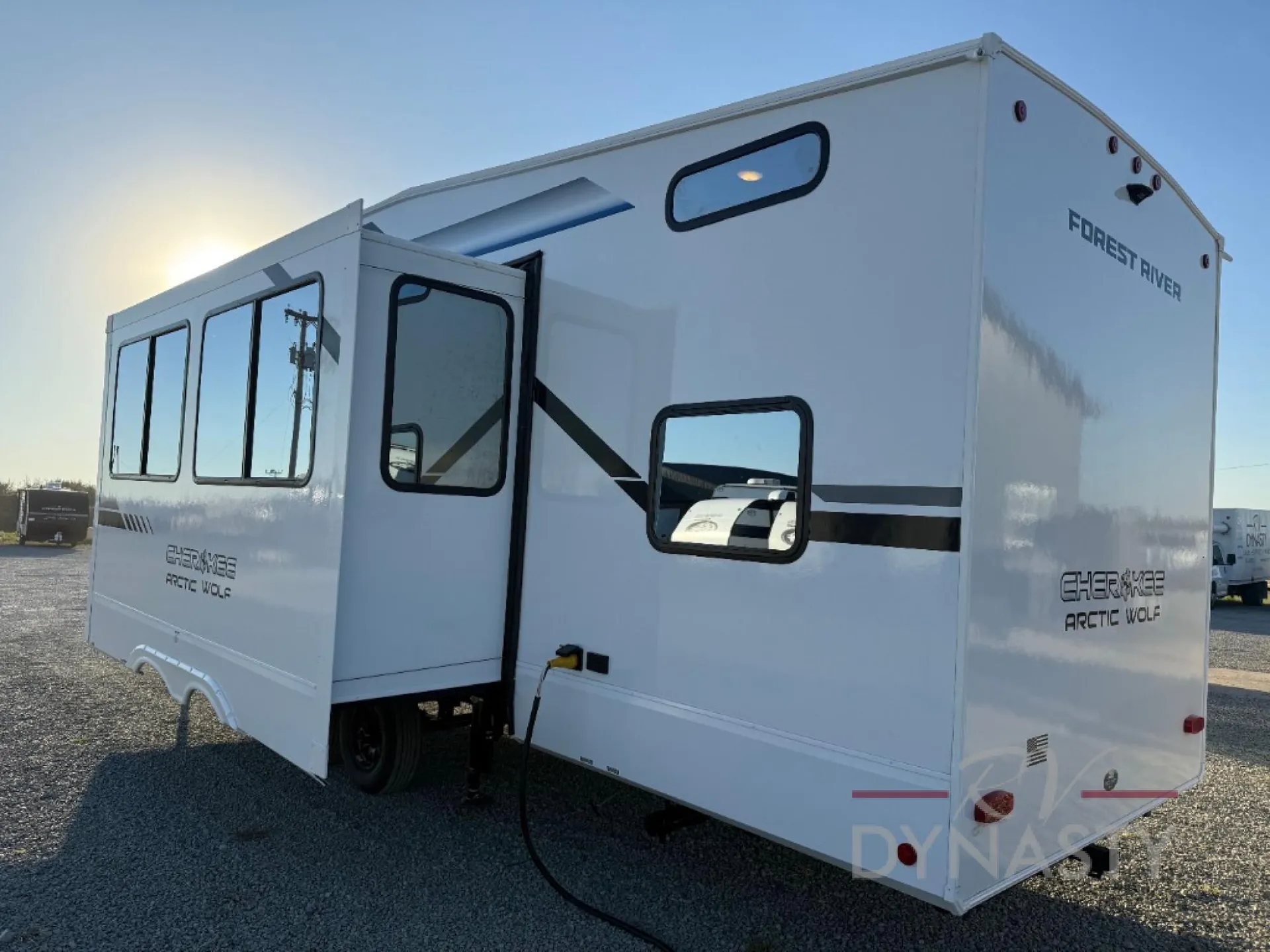 2026 Forest River Cherokee Arctic Wolf 285OPT - Photo 4