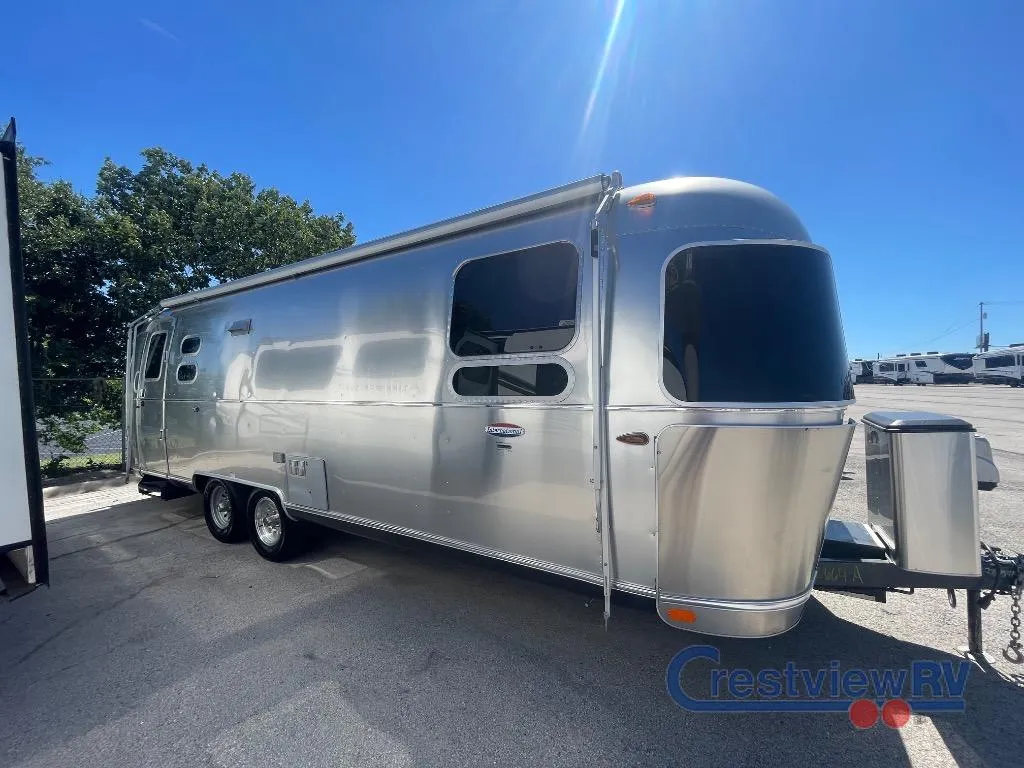 2016 Airstream International Serenity 27FB - Photo 3